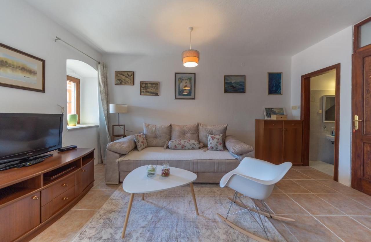 Apartments Franovic بيراتس المظهر الخارجي الصورة