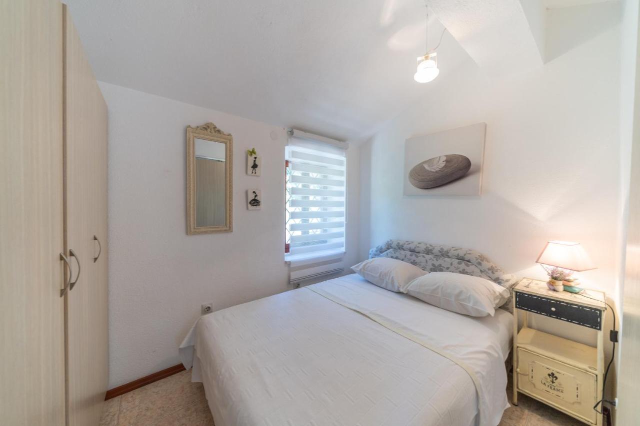 Apartments Franovic بيراتس المظهر الخارجي الصورة